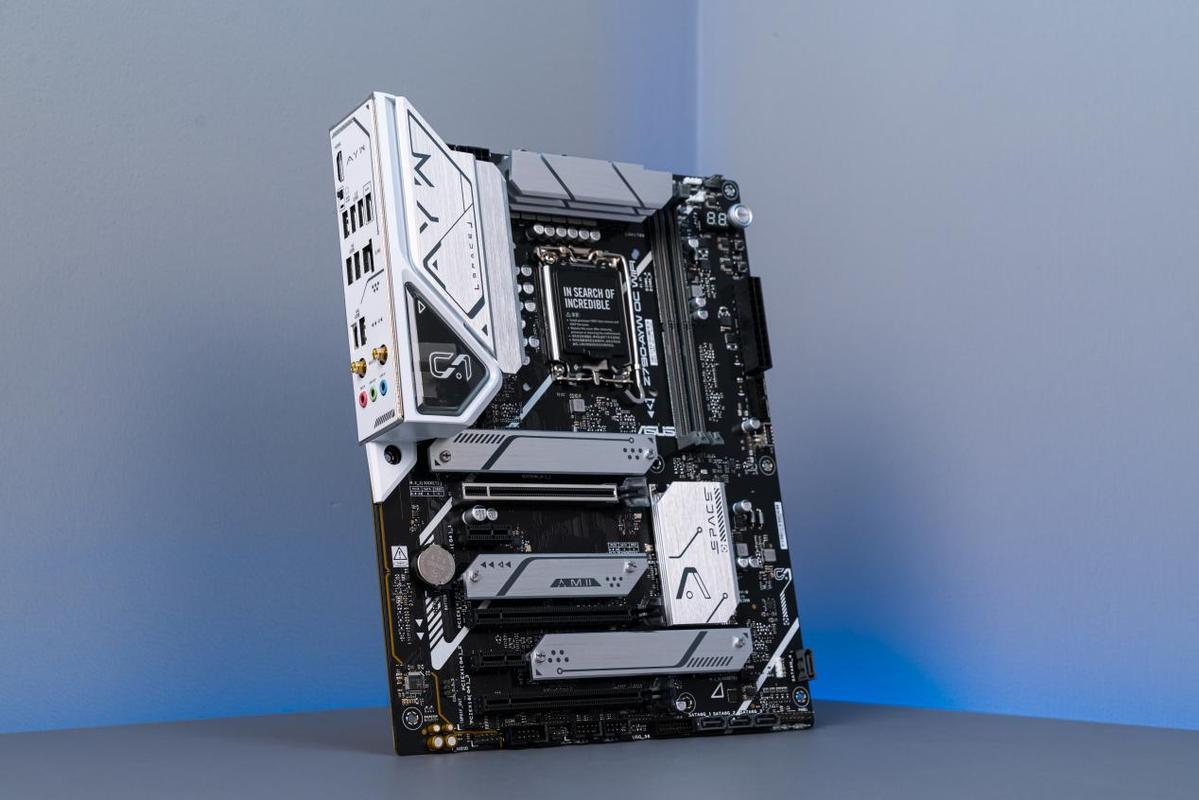 主板散热器与VRM区域温度表现