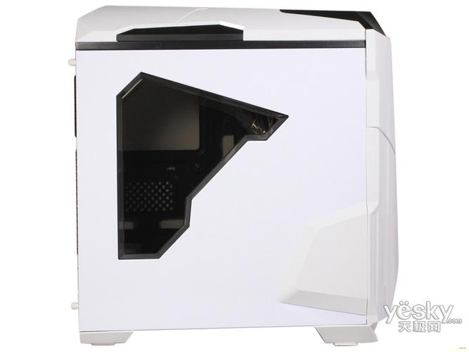 PC case motherboard tray and expansion slots