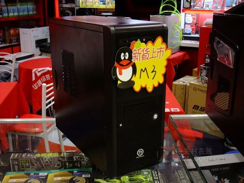 Computer case rear fan and ventilation design