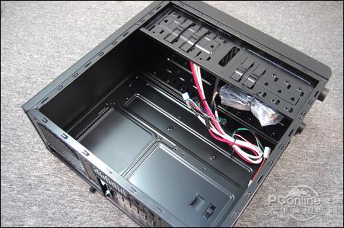 PC case internal view showing drive bays and slots