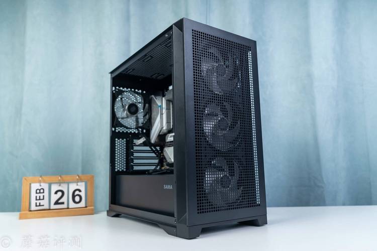 PC case internal structure and bays