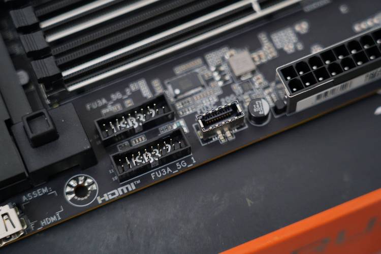 硬件基准测试运行中