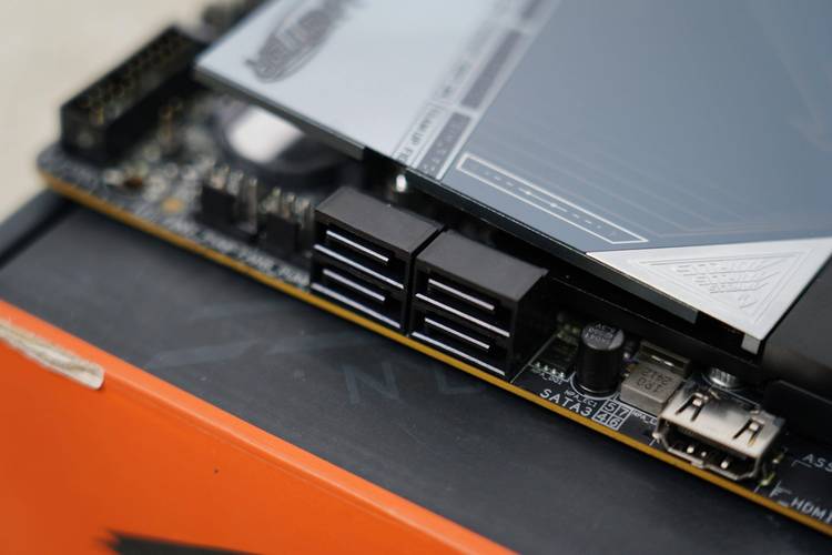 电脑组装购买决策场景