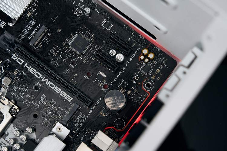 圣旗 B560M-D3H 深度评测:入门级 B560 Micro ATX 主板性价比之选,支持 10/11 代 Intel CPU