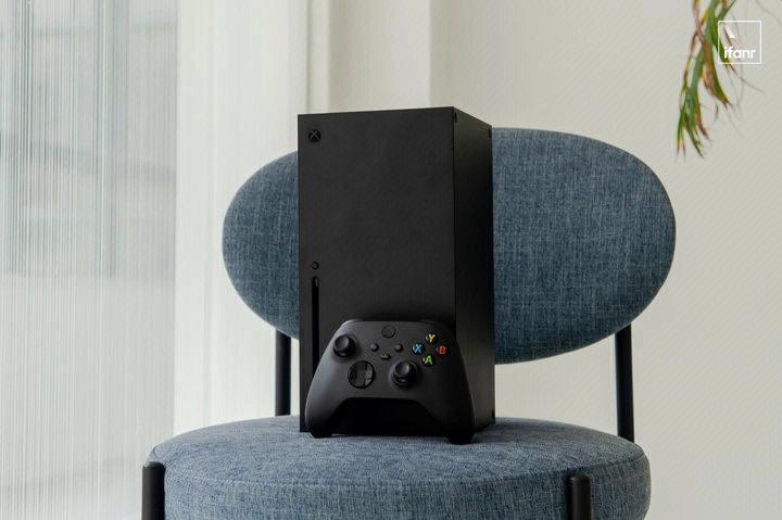 Gaming PC case with illuminated components