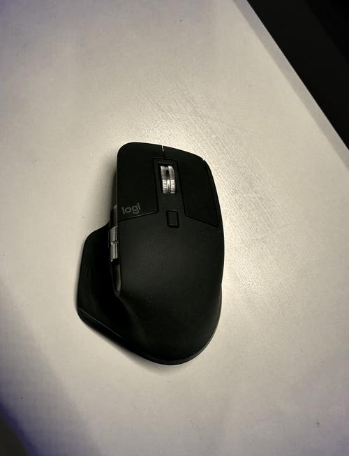 简约办公键盘桌面摆放