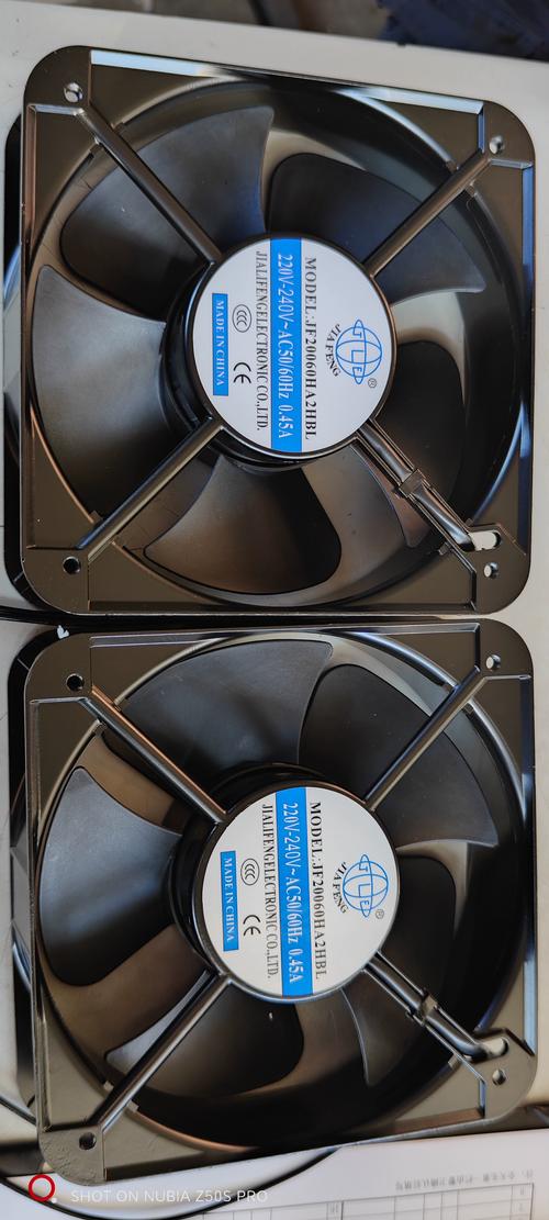 Minimalist CPU cooler installation view