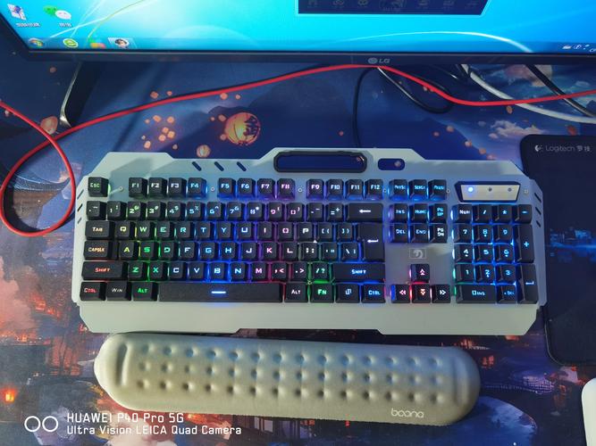 Gaming mouse on desk showing core specs layout