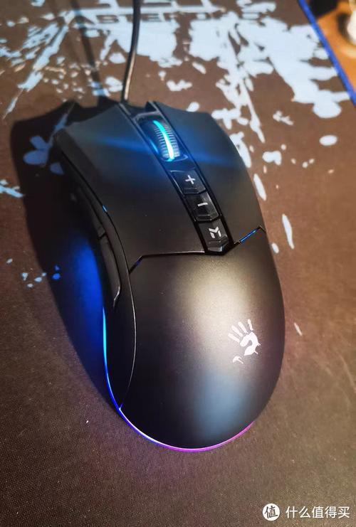 Gamer deciding on mouse purchase