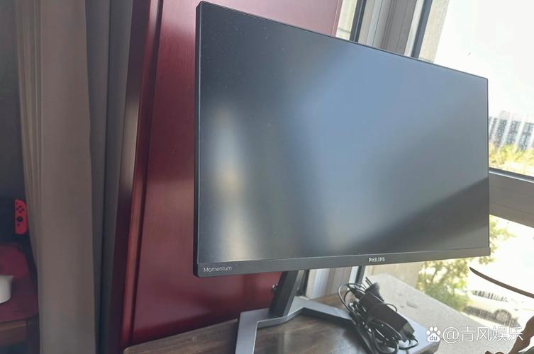 High-resolution IPS monitor display details