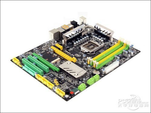 Close-up of CPU cooler and VRM heatsinks