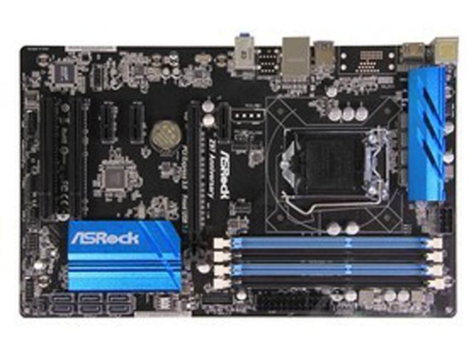 主板芯片组和内存插槽特写