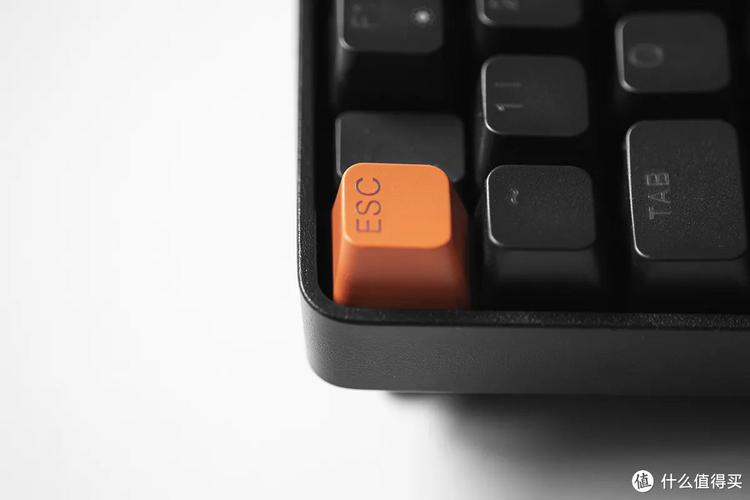 Tech setup showing wired peripherals and low power design