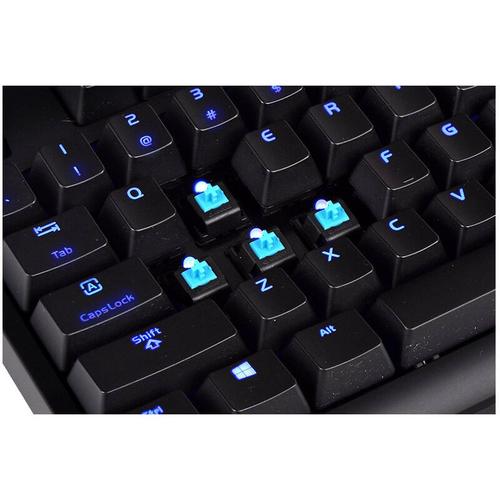 电竞场景下机械键盘敲击瞬间