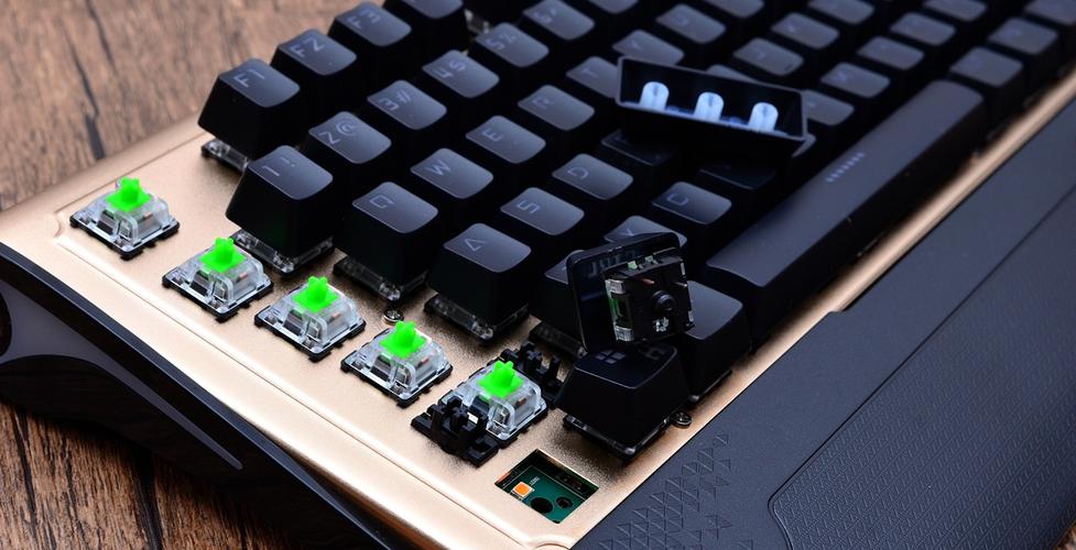 机械键盘轴体特写展示