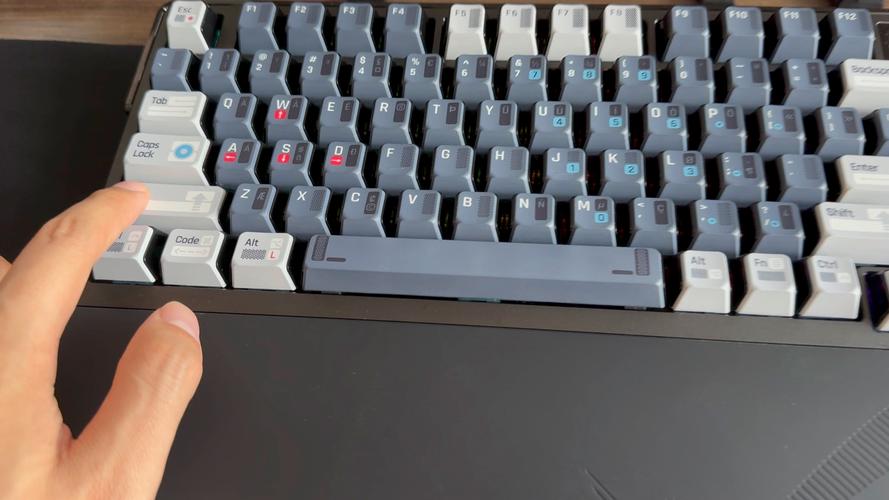 彩色自定义键帽机械键盘外观