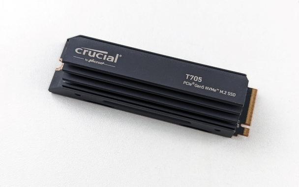 SSD 散热马甲温度监控展示