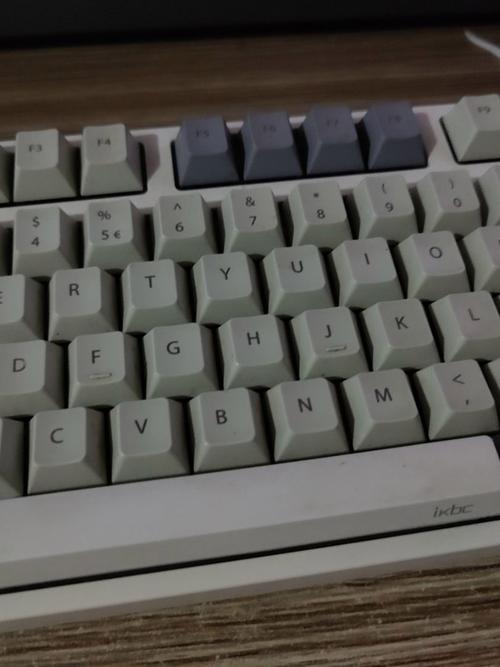 Shopping for computer hardware online