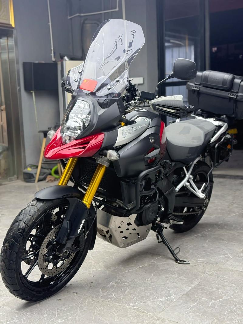 Glowing computer hardware with heat management