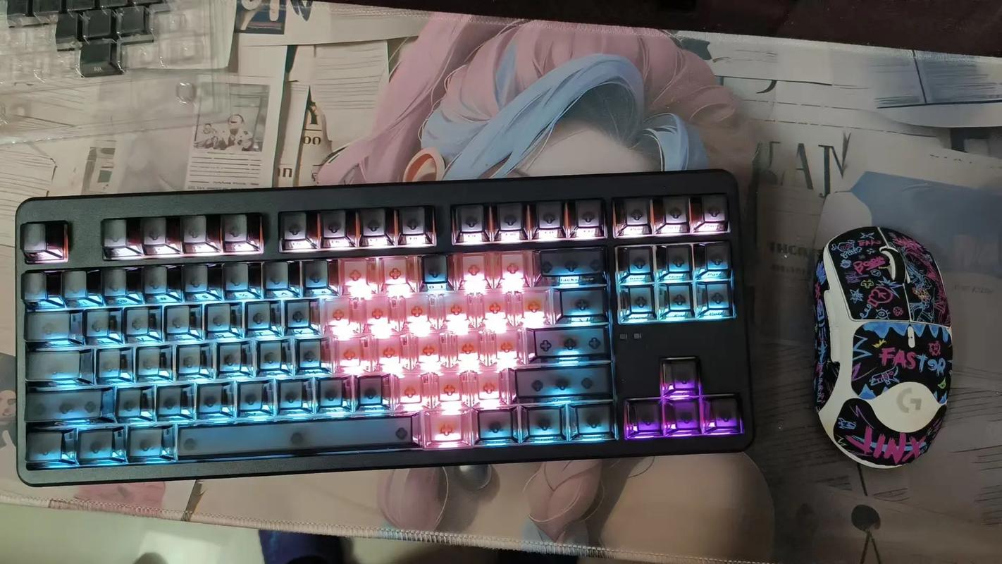 Wireless mechanical keyboard connectivity features