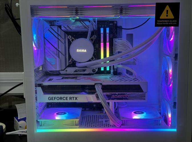 电脑装机电源安装场景