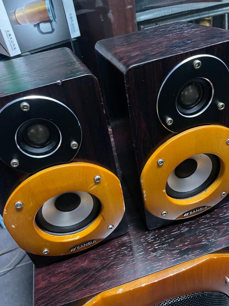 Electronics heat management in audio device