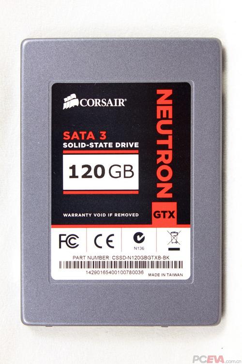 SSD controller chip and NAND flash close-up