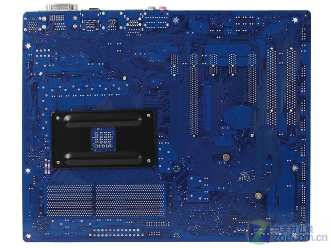 主板散热装甲特写