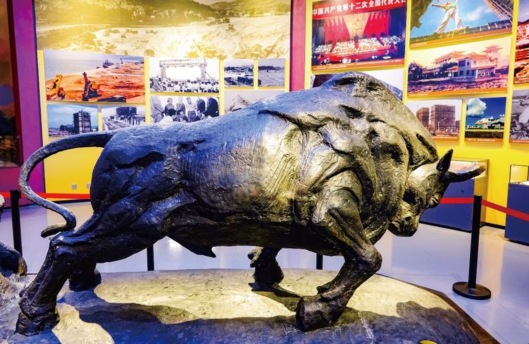 PC case internal structure and bays