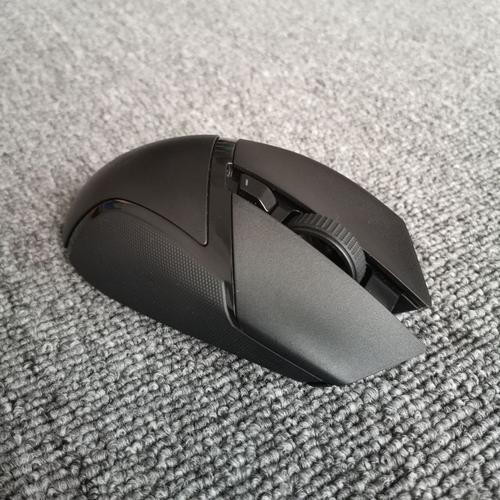 Wireless gaming mouse side view