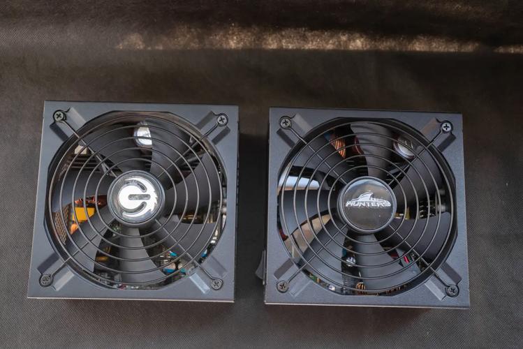 电脑内部散热组件