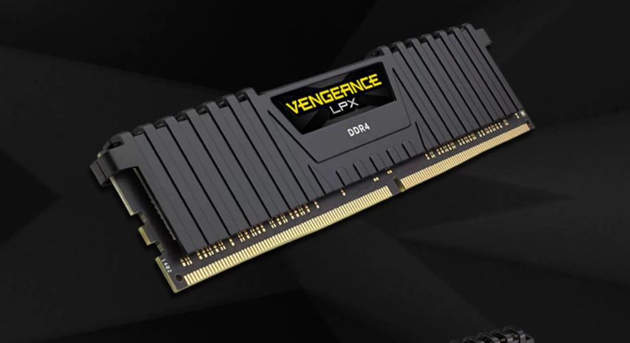 电脑硬件组件，包括内存条的近距离外观