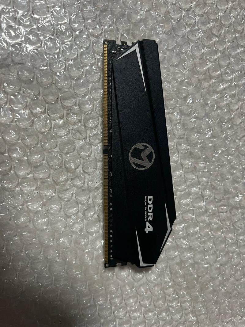 Hardware heatsink and memory module