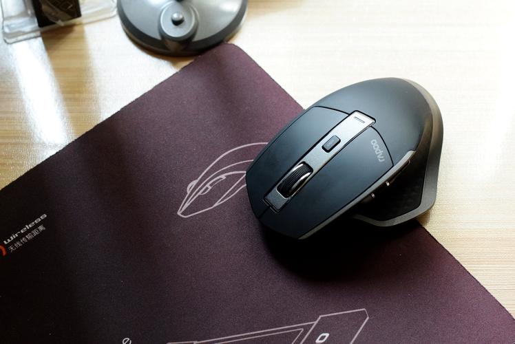 Cordless style mouse but representing low heat design