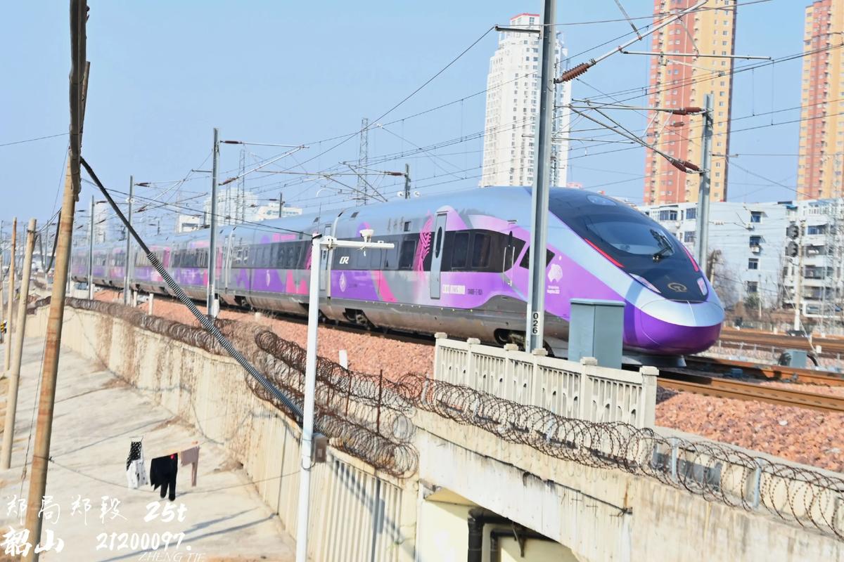 Close-up of CPU cooler with heatpipes and fan