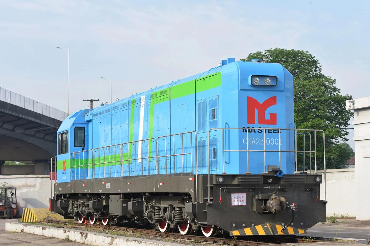 Computer components with efficient cooling fans