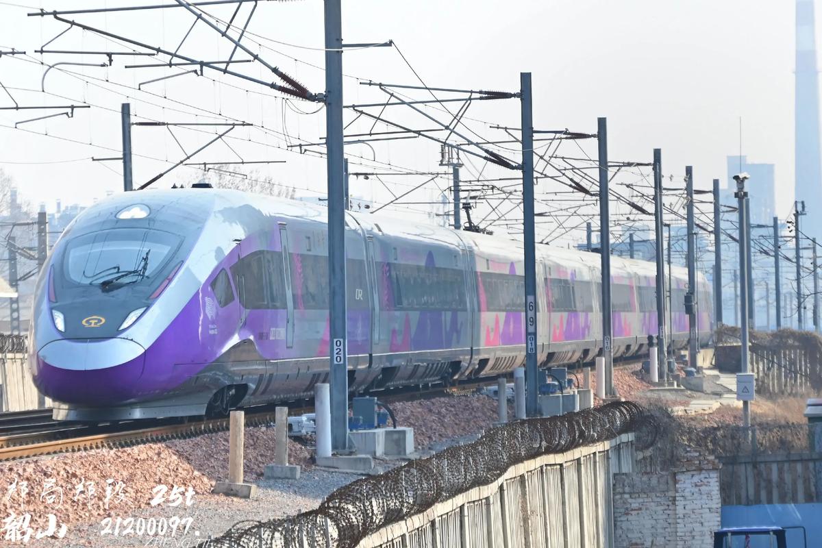 动力火车闪电Z-200C：29元入门级塔式风冷，炫彩ARGB加持性价比之选