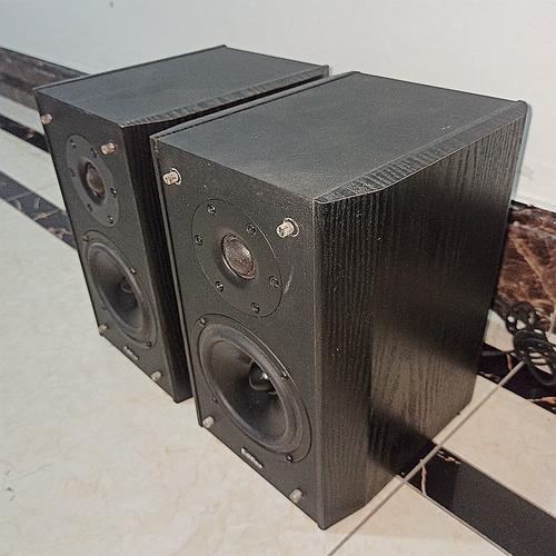 音箱背部散热结构