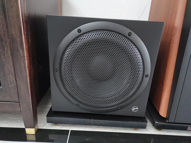 专业音频设备黑色音箱设计