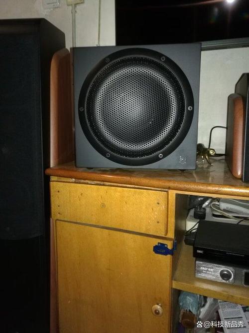 音乐播放低音震撼场景