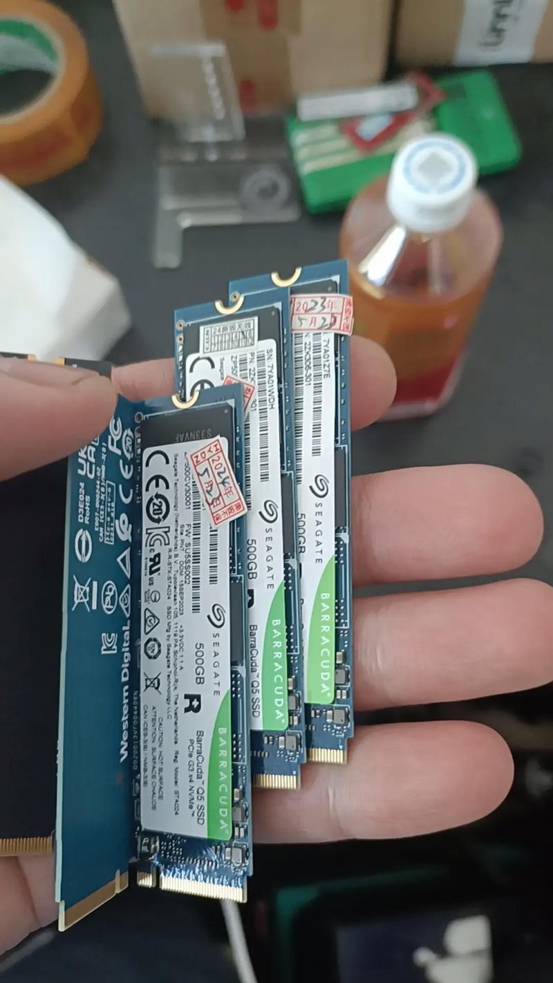 Computer internal cooling and SSD installation