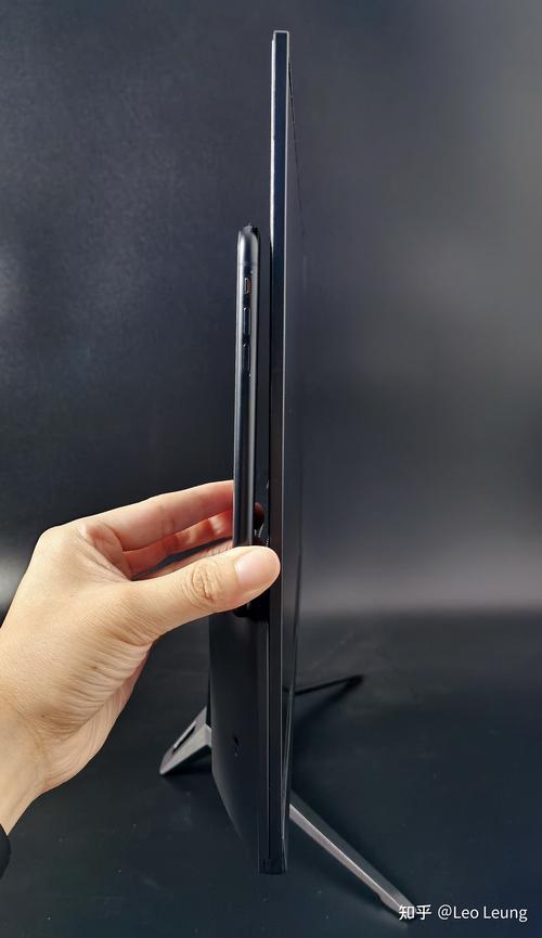 显示器购买决策桌面场景