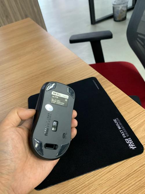 快鼠P30多国语言版:语音智能加持的商务办公鼠标深度评测