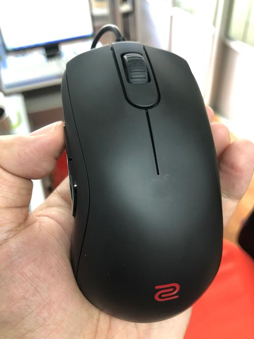 Professional wired gaming mouse hardware specs
