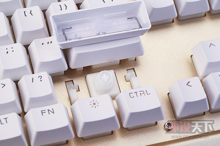 Tech hardware heat management on desk