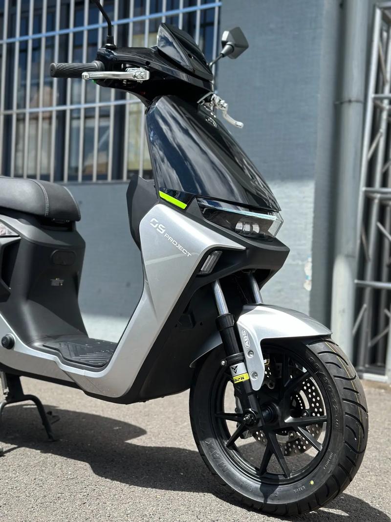 Tech setup with low-power peripherals