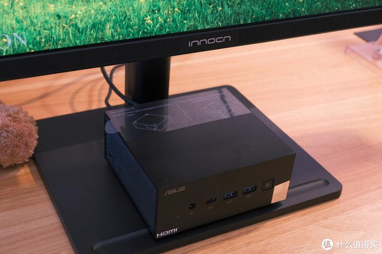 4K monitor displaying accurate colors in workspace