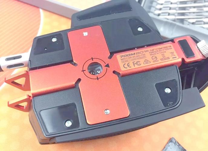 骨伽700M游戏鼠标深度评测:全铝框架+可调掌托的竞技神器