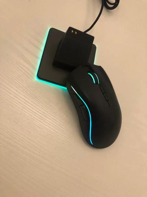 RGB灯效游戏外设散热展示