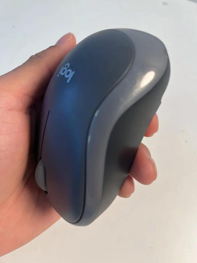 Wireless mouse and keyboard combo